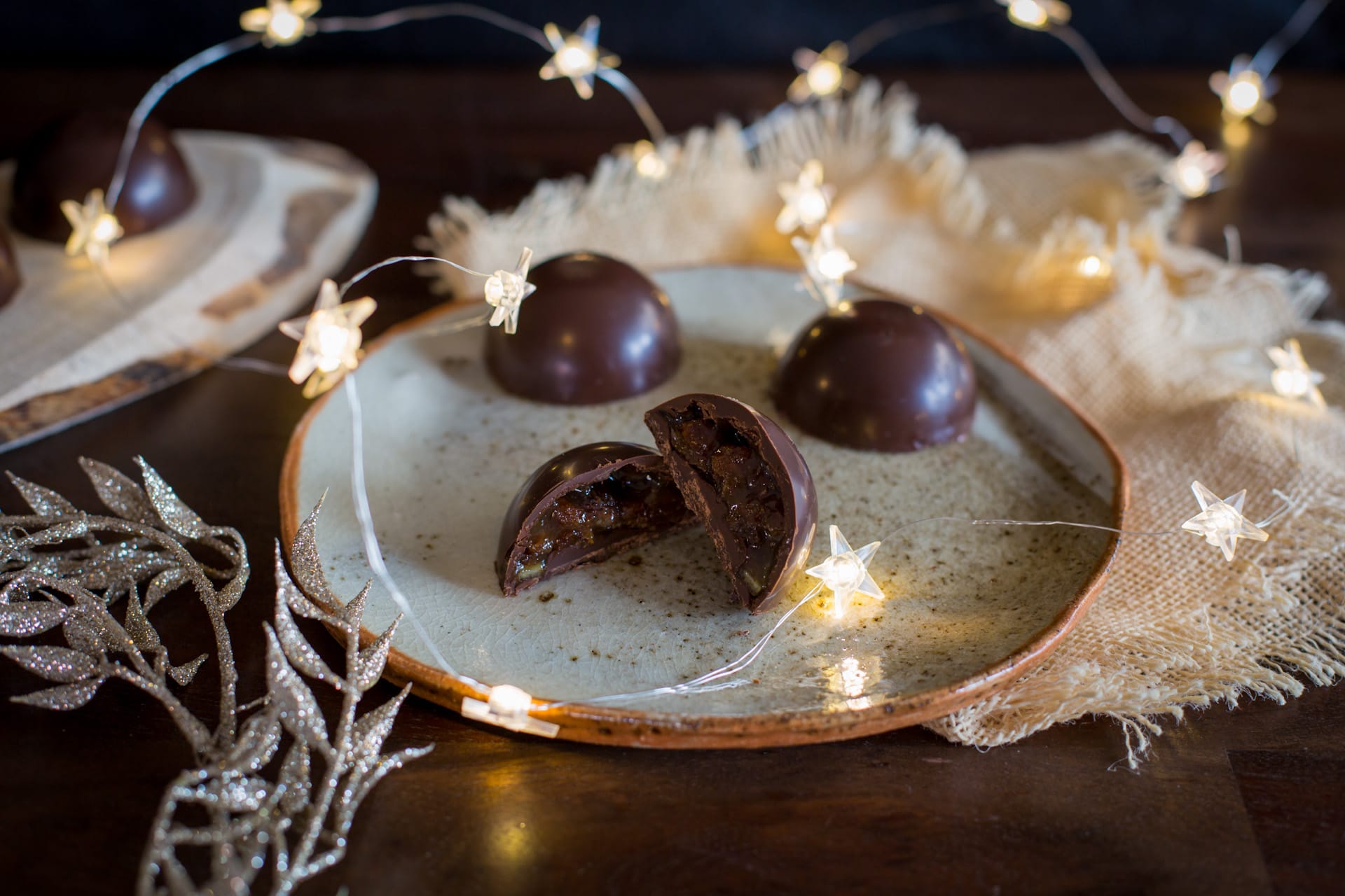 Vegan christmas praline domes by Gaia Tree with decorations